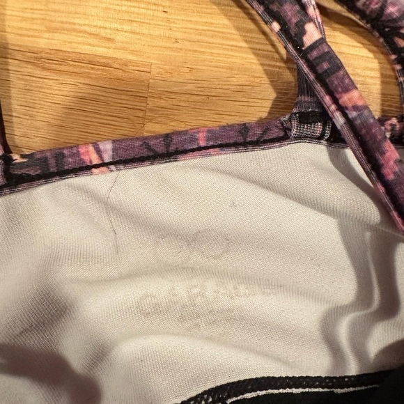 Woman's sports bra from garage size XS - Picture 3 of 3